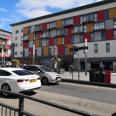 Carnation Flat A In Wembley Apartman London Kültér fotó