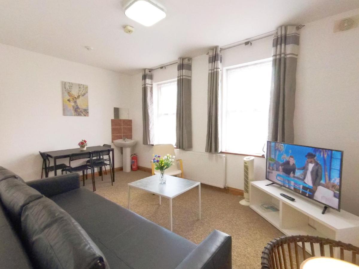 Carnation Flat A In Wembley Apartman London Kültér fotó