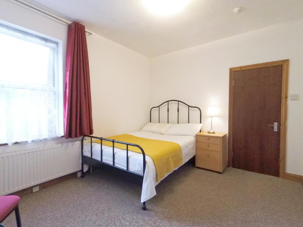Carnation Flat A In Wembley Apartman London Kültér fotó